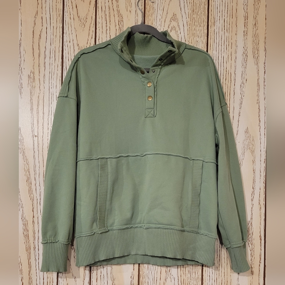 Green Pullover Sweatshirt
